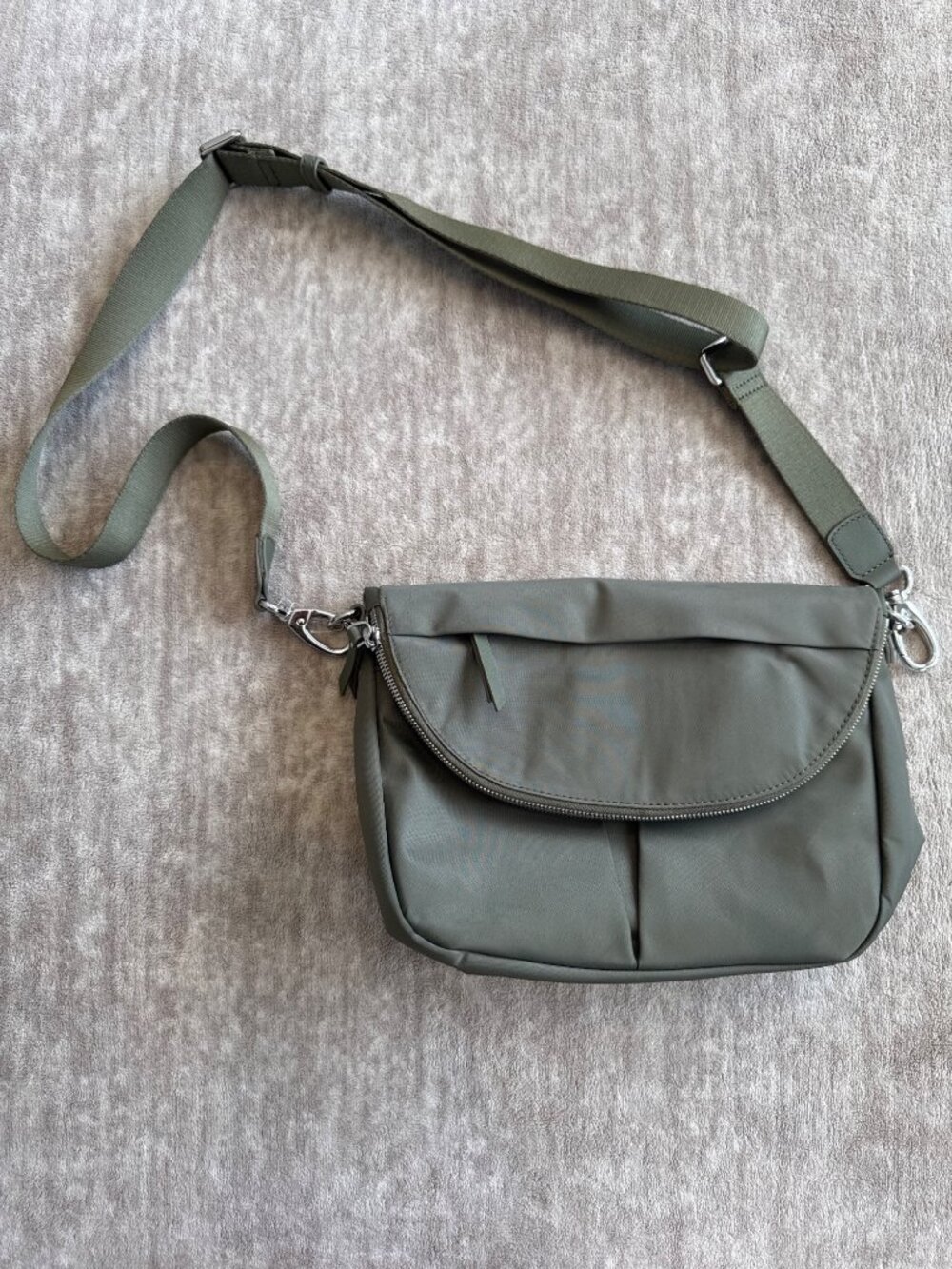 Quince Revive Nylon Foldover Crossbody Purse Bag Olive Green Silver